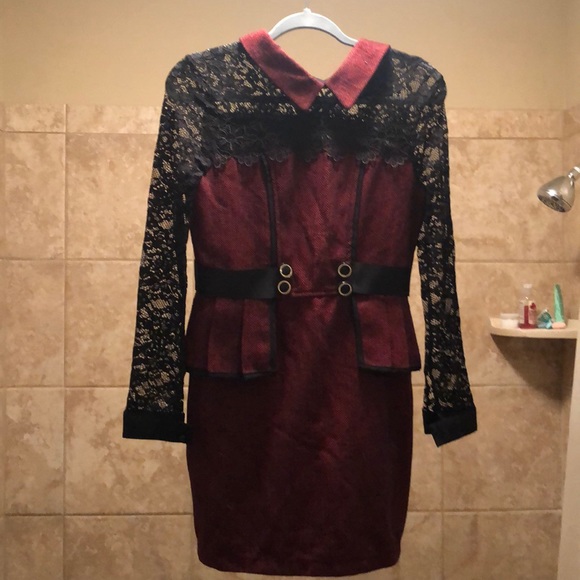 Dresses & Skirts - Gorgeous NWT red and black lace dress size medium.